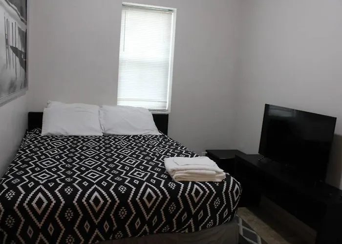 Entire And Free Laundry In Heart Of Oakland *