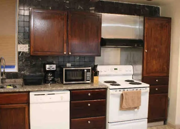 Entire And Free Laundry In Heart Of Oakland Appartement *